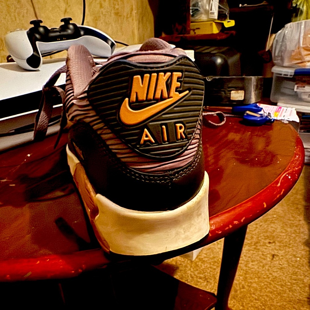 Nike air shoes gently warn